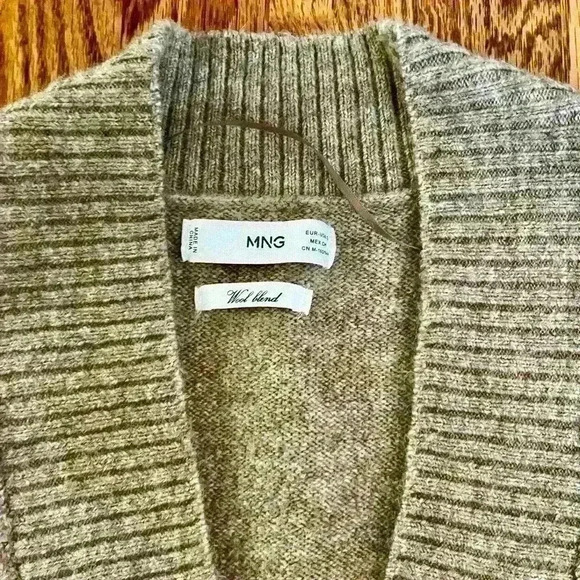 MANGO - OVERSIZED CARDIGAN. WOOL BLEND. SMALL. EMBROIDERED POCKETS - Picture 3 of 11